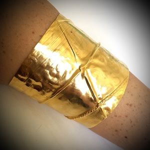 Gold bracelet